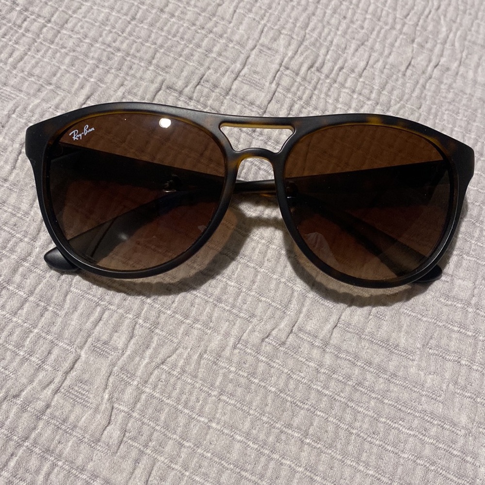 Ray Ban